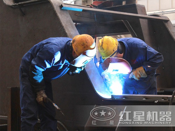 錘式破碎機(jī)匠心做工，質(zhì)量保證